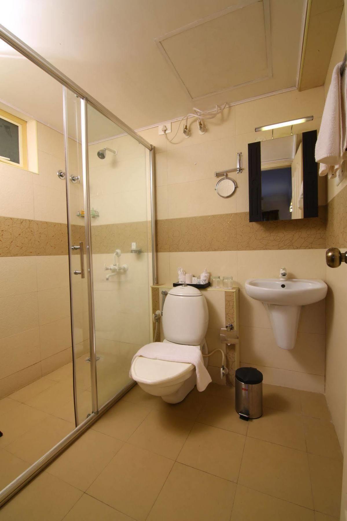 Atlas Airport Hotel Apartment Nedumbassery Exterior photo