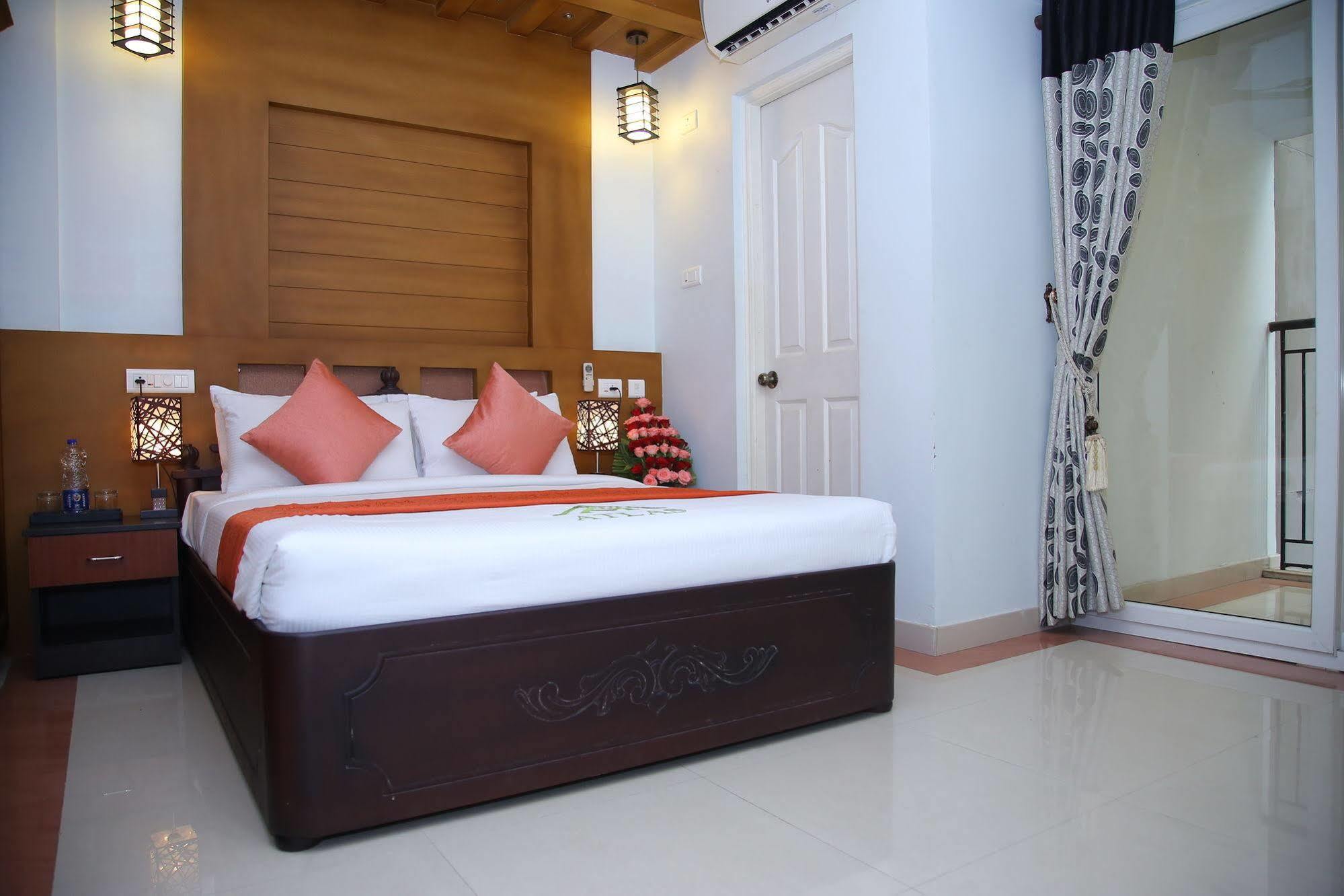 Atlas Airport Hotel Apartment Nedumbassery Exterior photo