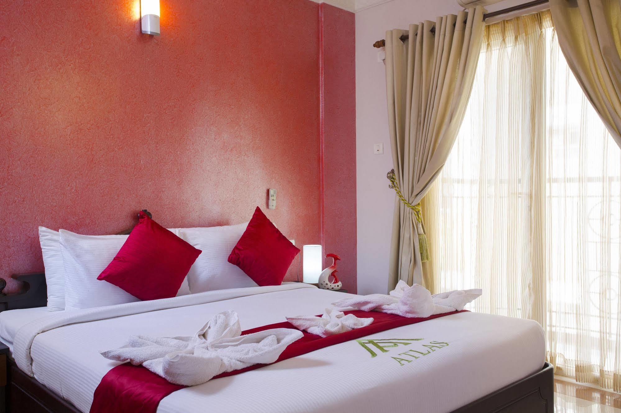 Atlas Airport Hotel Apartment Nedumbassery Exterior photo